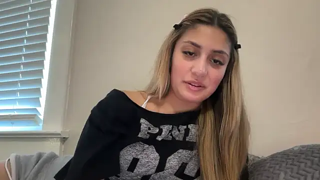 Snapshot of Badbihdani18 chatting on June 2026 02:40:01 AM Badbihdani18 online show from June 2026 02:40:01 AM