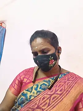 Snapshot of CuteTamizhachi chatting on July 2026 04:24:01 PM CuteTamizhachi online show from July 2026 04:24:01 PM