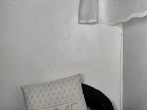 Snapshot of sexyleah25 chatting on June 2026 04:53:02 AM sexyleah25 online show from June 2026 04:53:02 AM