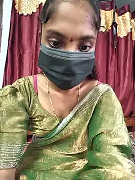Snapshot of reshma124 chatting on June 2026 05:32:02 AM reshma124 online show from June 2026 05:32:02 AM
