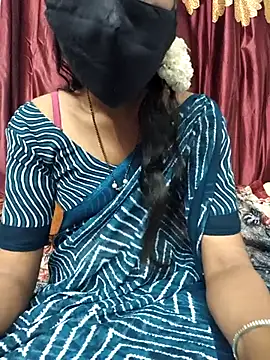Snapshot of reshma124 chatting on June 2026 09:04:02 AM reshma124 online show from June 2026 09:04:02 AM