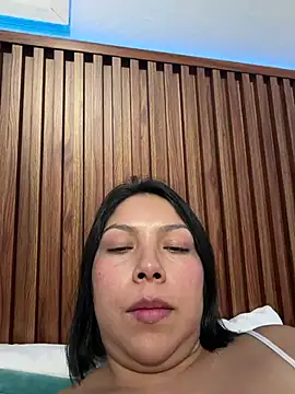 ISABELLA  LUNA online show from June 2026 01:17:01 AM