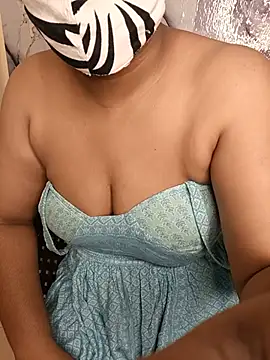 Snapshot of SonikaVerma chatting on July 2026 04:41:01 AM SonikaVerma online show from July 2026 04:41:01 AM