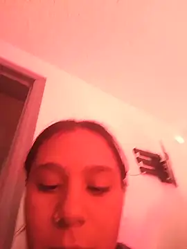 Snapshot of Amber_rose17 chatting on May 2026 09:44:01 PM Amber rose17 online show from May 2026 09:44:01 PM