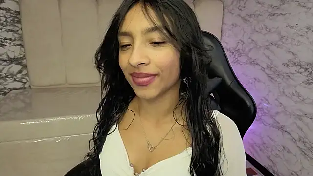 Snapshot of Adarasuri_v chatting on June 2026 02:54:02 AM Adarasuri v online show from June 2026 02:54:02 AM