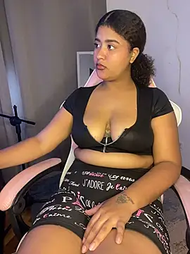 Snapshot of _CURLY_DOLL_ chatting on May 2026 06:25:02 PM CURLY DOLL online show from May 2026 06:25:02 PM