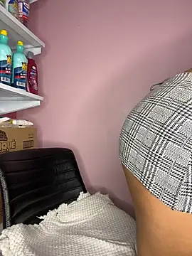 Ryliaaa online show from July 2026 08:47:01 PM