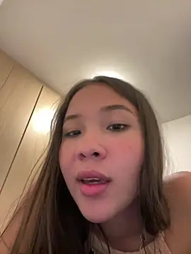 Snapshot of bellaroch chatting on May 2026 03:37:02 AM bellaroch online show from May 2026 03:37:02 AM
