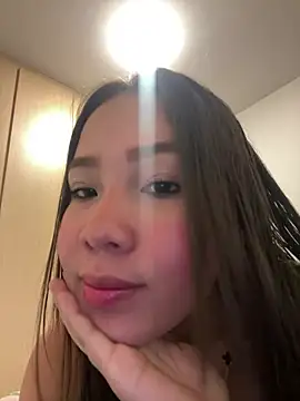 Snapshot of bellaroch chatting on May 2026 12:41:02 AM bellaroch online show from May 2026 12:41:02 AM