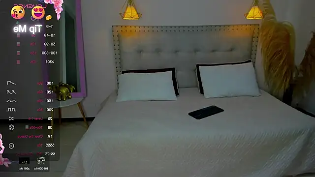 Snapshot of cristal_wom chatting on May 2026 08:06:01 PM cristal wom online show from May 2026 08:06:01 PM