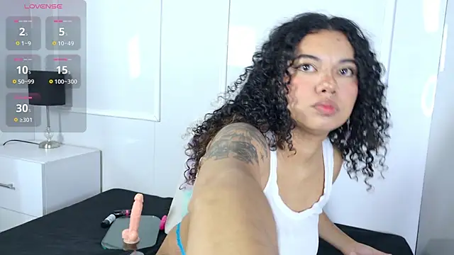 Snapshot of cloe_lovee chatting on May 2026 11:27:02 AM cloe lovee online show from May 2026 11:27:02 AM