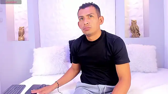 AntonioRuda online show from May 2026 11:39:02 AM
