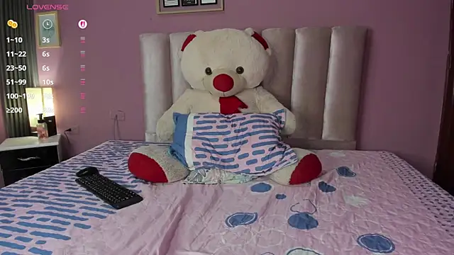 ORIANNA 21 online show from June 2026 09:05:02 PM