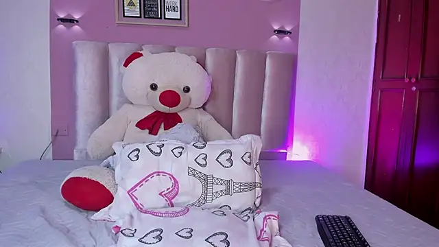 ORIANNA 21 online show from July 2026 06:24:02 PM