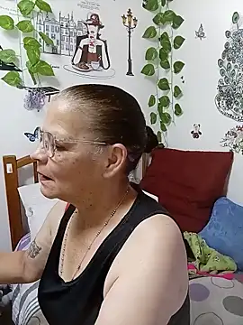 Snapshot of katrinna_ chatting on May 2026 09:33:01 PM katrinna online show from May 2026 09:33:01 PM