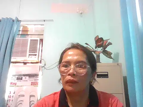 Snapshot of momshe2026 chatting on May 2026 07:59:01 AM momshe2026 online show from May 2026 07:59:01 AM