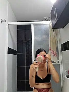 HOTANDSKINNY online show from July 2026 11:02:02 AM