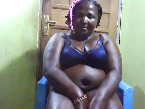 Snapshot of Sweetythighs chatting on July 2026 03:34:01 AM Sweetythighs online show from July 2026 03:34:01 AM