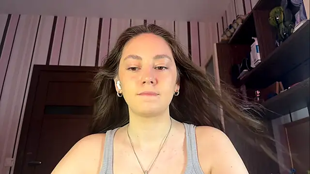 Snapshot of EllieNorth chatting on May 2026 10:01:02 AM EllieNorth online show from May 2026 10:01:02 AM