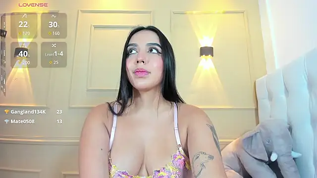 IVONNEREYES online show from July 2026 07:23:02 AM