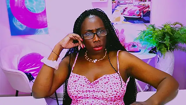 Snapshot of naomicampbi chatting on May 2026 10:09:02 AM naomicampbi online show from May 2026 10:09:02 AM