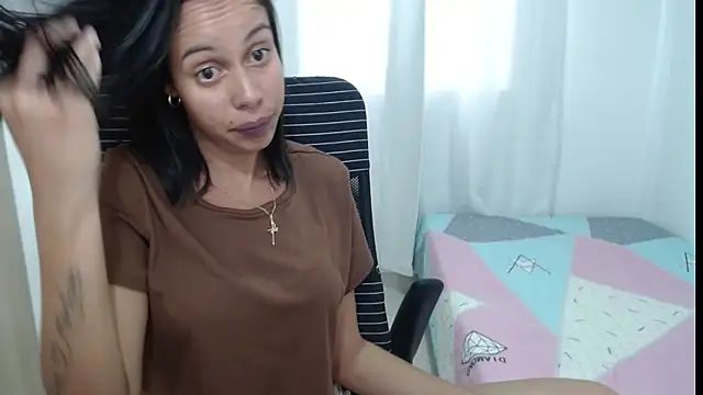 Snapshot of Valeria_Santos_ chatting on May 2026 04:37:01 PM Valeria Santos online show from May 2026 04:37:01 PM
