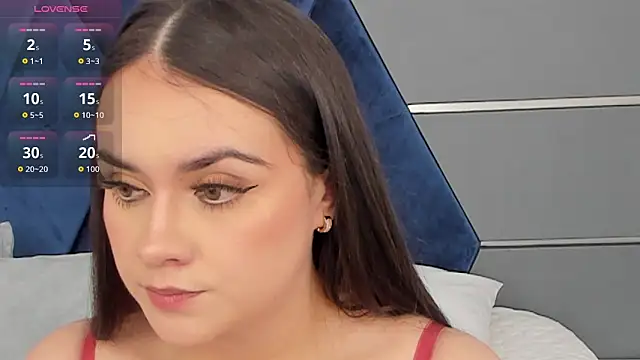 Snapshot of AprilDeRossi chatting on July 2026 03:12:01 AM AprilDeRossi online show from July 2026 03:12:01 AM