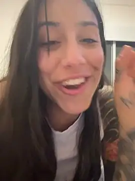 Snapshot of morenitttta chatting on May 2026 02:51:02 AM morenitttta online show from May 2026 02:51:02 AM