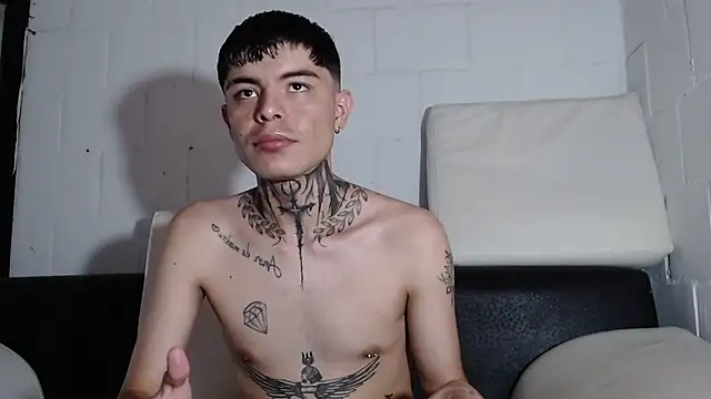 Snapshot of badboy-fox chatting on May 2026 11:00:01 PM badboy-fox online show from May 2026 11:00:01 PM