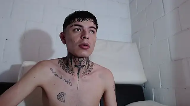 Snapshot of badboy-fox chatting on May 2026 10:28:02 PM badboy-fox online show from May 2026 10:28:02 PM