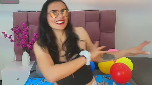 Snapshot of Afroditta_Rosse chatting on May 2026 08:51:01 PM Afroditta Rosse online show from May 2026 08:51:01 PM