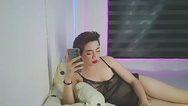 Pretty Bug online show from July 2026 12:51:01 PM