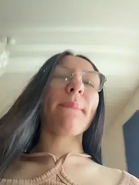 Snapshot of KameliaMur chatting on May 2026 03:04:02 AM KameliaMur online show from May 2026 03:04:02 AM