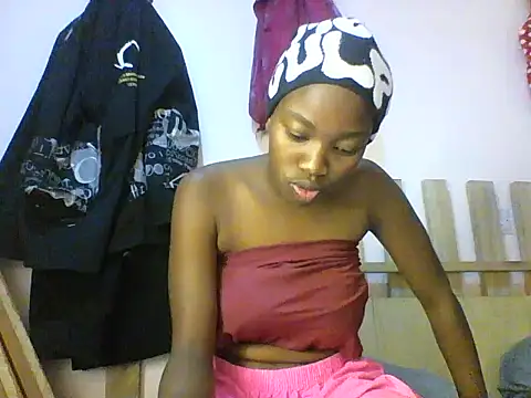 Snapshot of aliana082169 chatting on May 2026 11:17:01 AM aliana082169 online show from May 2026 11:17:01 AM