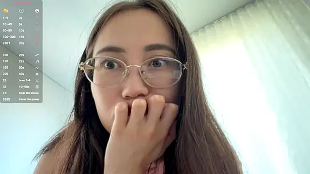 VickieTrudo online show from July 2026 11:24:02 AM