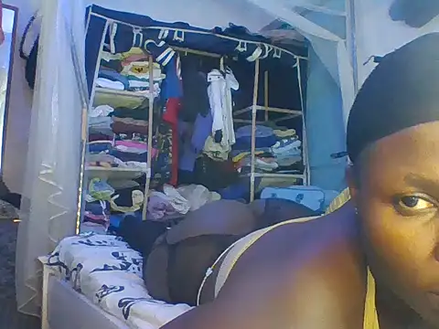 Snapshot of Chocolatesmiles chatting on June 2026 09:05:02 PM Chocolatesmiles online show from June 2026 09:05:02 PM