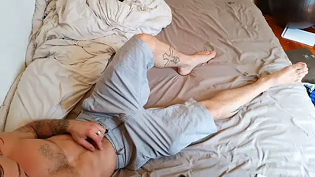 Clevername90 online show from April 2026 07:29:01 PM