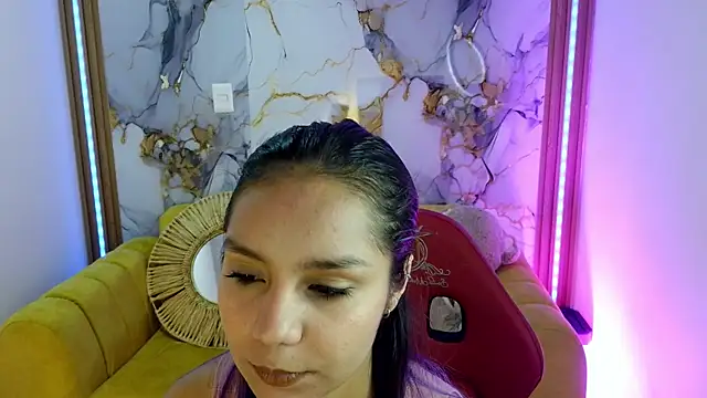 Snapshot of Cami_monroe_m chatting on May 2026 03:42:01 PM Cami monroe m online show from May 2026 03:42:01 PM