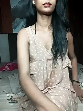 PUNAM779 online show from May 2026 04:37:02 PM