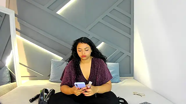 Snapshot of scarlett__3 chatting on May 2026 04:25:02 PM scarlett 3 online show from May 2026 04:25:02 PM