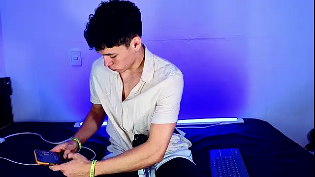 Luke Muscle online show from May 2026 12:34:02 PM
