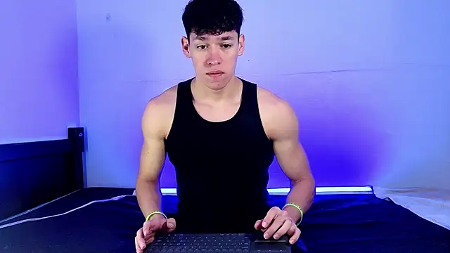 Luke Muscle online show from May 2026 12:35:02 PM