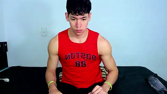 Snapshot of Luke_Muscle chatting on June 2026 12:30:01 PM Luke Muscle online show from June 2026 12:30:01 PM