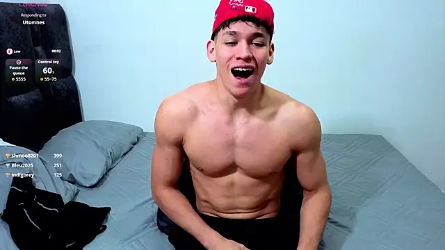 Snapshot of Luke_Muscle chatting on July 2026 11:22:01 PM Luke Muscle online show from July 2026 11:22:01 PM
