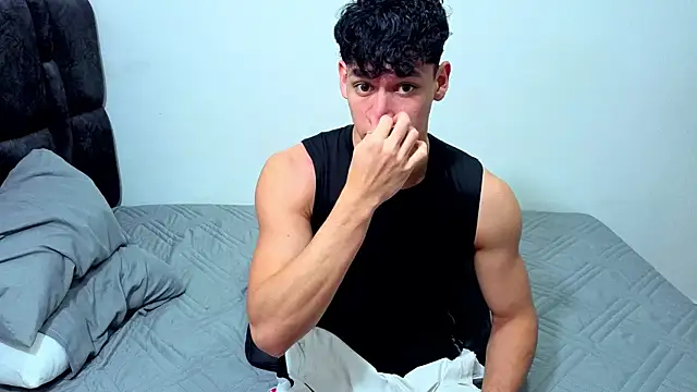 Snapshot of Luke_Muscle chatting on July 2026 12:01:01 AM Luke Muscle online show from July 2026 12:01:01 AM