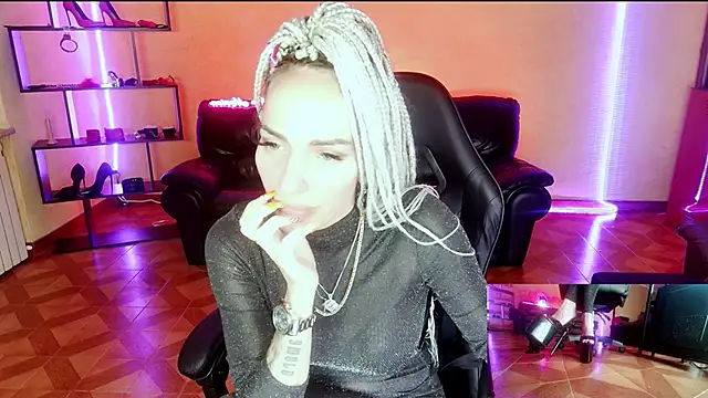 Monicamaxwell online show from May 2026 12:02:02 PM