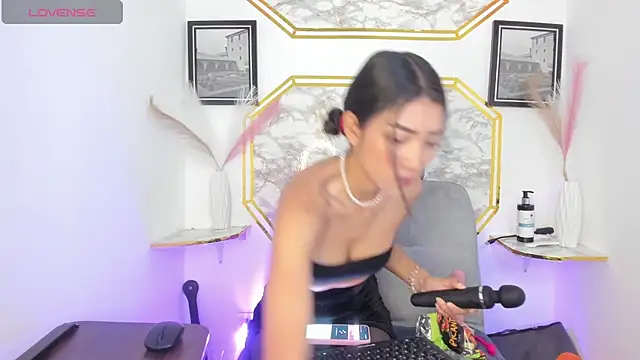 jaulyn 18   online show from June 2026 06:41:01 PM