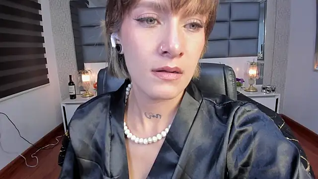 Snapshot of Mrs_Regina_clk chatting on July 2026 07:23:02 AM Mrs Regina clk online show from July 2026 07:23:02 AM