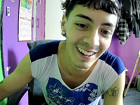 Snapshot of crisanto8 chatting on May 2026 04:33:02 PM crisanto8 online show from May 2026 04:33:02 PM