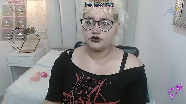 Snapshot of Echypyon_ chatting on May 2026 03:15:02 AM Echypyon online show from May 2026 03:15:02 AM